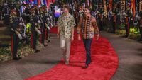 Foto: Gaya Justin Trudeau dan Putra Tampan di Gala ASEAN, Gagah Pakai Batik