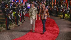 Foto: Gaya Justin Trudeau dan Putra Tampan di Gala ASEAN, Gagah Pakai Batik