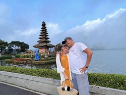 Seleb TikTok Istri Bripka Nuril Suka Pamer Hidup Mewah, Berapa Gaji Suaminya?