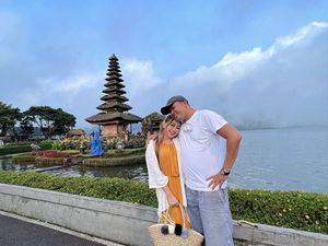 Seleb TikTok Istri Bripka Nuril Suka Pamer Hidup Mewah, Berapa Gaji Suaminya? Seleb TikTok Istri Bripka Nuril Suka Pamer Hidup Mewah, Berapa Gaji Suaminya?