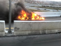 Sedan Mewah Tiba-tiba Membara di Exit Tol Cileunyi