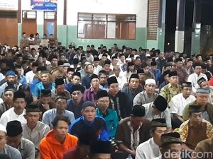Nelayan Trenggalek Gelar Doa Bersama Untuk 8 ABK Hilang
