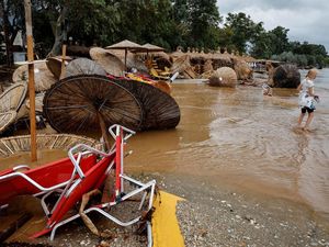 Objek Wisata Pantai Kala Nera Yunani Hancur Diterjang Badai Daniel