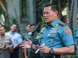 Panglima TNI Pastikan Peradilan Militer Lebih Berat: Sopo Wani Intervensi? Panglima TNI Pastikan Peradilan Militer Lebih Berat: Sopo Wani Intervensi?