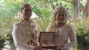 Foto Pernikahan Haikal AFI dan Penyanyi Mia Ismi, Jadi Pengantin Sunda