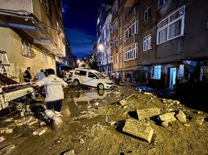 Potret Kerusakan Turki-Yunani Usai Diterjang Banjir Dahsyat Potret Kerusakan Turki-Yunani Usai Diterjang Banjir Dahsyat