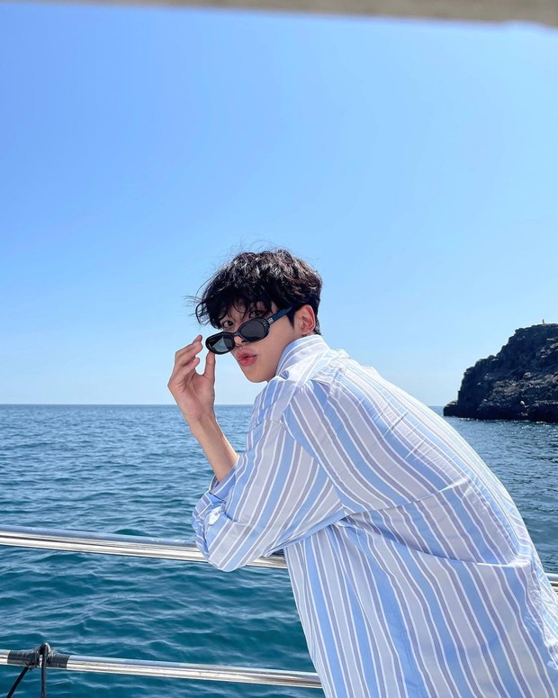 Rowoon SF9 yang melebarkan kariernya ke dunia akting/Foto: instagram.com/ewsbdi Rowoon SF9 yang melebarkan kariernya ke dunia akting