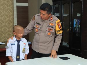 Penampakan Rambut Siswa di Samosir Dicukur Gurunya Sampai Setengah Botak Penampakan Rambut Siswa di Samosir Dicukur Gurunya Sampai Setengah Botak
