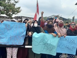Terdampak Debu 8 Perusahaan Batu Bara, Warga 3 Desa di Lampung Demo