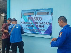 Tim SAR Buka Posko Laporan ABK yang Hilang Kecelakaan Kapal di Blitar Tim SAR Buka Posko Laporan ABK yang Hilang Kecelakaan Kapal di Blitar