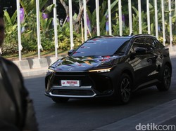 Bukan Cuma Hybrid, Simak Rencana Toyota Rakit Mobil Listrik di Indonesia