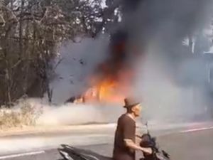 Toyota Kijang di Lamongan Ludes Terbakar Usai Isi BBM