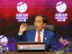 Jokowi Beri Tanda Kehormatan Bintang Jasa ke Presiden FIFA Hari Ini