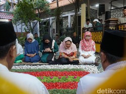 Yenny Wahid Minta Petunjuk Langit Apakah Dukung Prabowo atau Ganjar