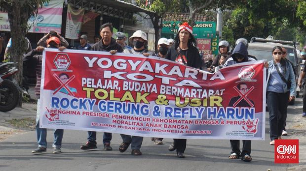 Kehadiran akademisi sekaligus pengamat politik Rocky Gerung sebagai pembicara di Sleman kembali mendapat penolakan, Jumat (9/9)