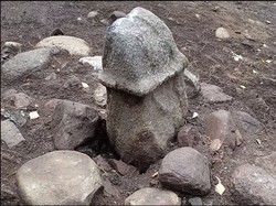 Arkeolog Temukan Batu Bentuk Penis Berusia Ribuan Tahun