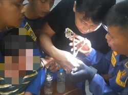 Damkar Bogor Evakuasi Jari Bocah 2 Tahun Tersangkut di Slot Jendela