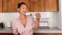Keseruan Jennifer Bachdim saat Masak hingga Jajan di Bangkok