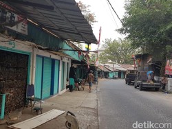 Sentra Pandai Besi Jalan Bogor Bandung, Tetap Bertahan Ditempa Zaman