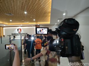 Dito Mahendra Ditangkap Saat Liburan di Vila Daerah Canggu Bali Dito Mahendra Ditangkap Saat Liburan di Vila Daerah Canggu Bali