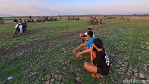 Sunset di Padang Rumput Waduk Gajah Mungkur