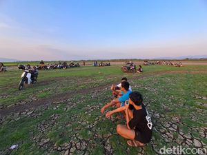 Sunset di Padang Rumput Waduk Gajah Mungkur
