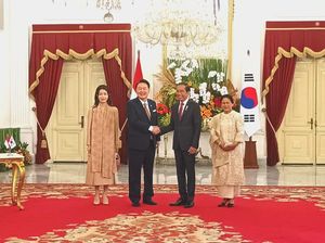 Jokowi dan Presiden Korea Selatan Bahas Ekosistem EV di Indonesia Jokowi dan Presiden Korea Selatan Bahas Ekosistem EV di Indonesia