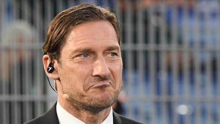 Former footballer Francesco Totti reacts before the opening ceremony of the UEFA EURO 2020 football tournament prior to Group A match between Turkey and Italy at the Olympic Stadium in Rome on June 11, 2021. (Photo by ALBERTO LINGRIA / POOL / AFP)