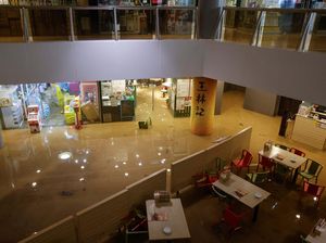 Video: Pedagang Mal Mega Bekasi Korban Banjir Ngaku Rugi Rp 1 M