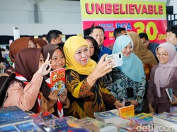 Khofifah Ajak Warga Kurangi Ujaran Kebencian di Tahun Politik