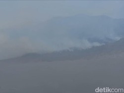 Personel Tambahan Dikerahkan Padamkan Kebakaran Hutan di Bromo