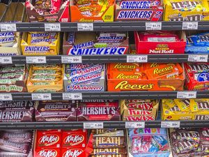 25 Batang Cokelat yang Bikin Saadiah Dipenjara 2 Pekan 25 Batang Cokelat yang Bikin Saadiah Dipenjara 2 Pekan