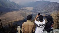 Kawasan Gunung Bromo Ditutup Total Gegara Pemotretan Bikin Kebakaran