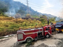 Kebakaran Gunung Jayanti Nyaris Merembet ke Gedung Pemkab Sukabumi