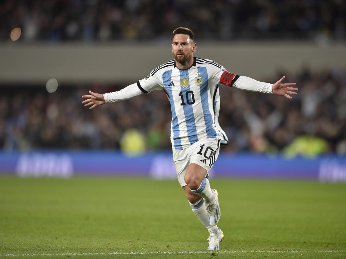 Timnas Argentina susah-payah menaklukkan Ekuador, Lionel Messi mendapat lawan yang hebat. (Foto: AP/Gustavo Garello)