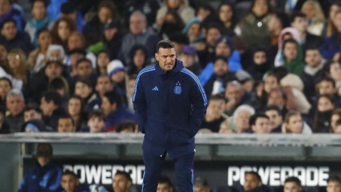 Soccer Football - World Cup - South American Qualifiers - Argentina v Ecuador - Estadio Mas Monumental, Buenos Aires, Argentina - September 7, 2023 Argentina coach Lionel Scaloni during the match REUTERS/Agustin Marcarian