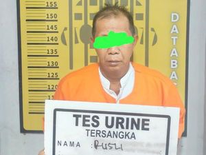 Rusli Dicopot dari Lurah gegara Jadi Tersangka Pegang Payudara Wanita Rusli Dicopot dari Lurah gegara Jadi Tersangka Pegang Payudara Wanita