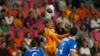 Peluang-peluang yang didapat kedua tim gagal membuahkan hasil hingga pluit panjang berbunyi. Skor 3-0 untuk Belanda menjadi hasil akhir pertandingan.  