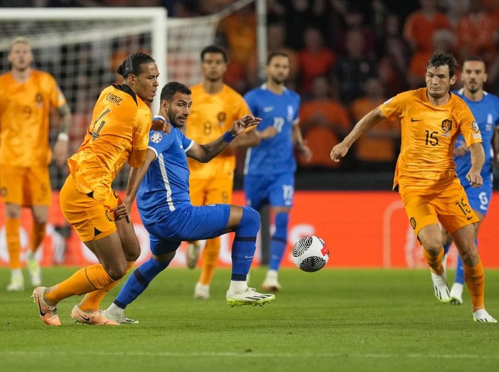 Momen Belanda Bantai Yunani 3-0 di Kualifikasi Euro 2024 Timnas Belanda meraih poin penuh saat menjamu Yunani pada laga Kualifikasi Piala Eropa 2024. Virgil van Dijk cs menang 3-0. Duel berlangsung di Philips Stadion, Jumat (8/9/2023) dini hari WIB.