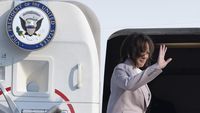 Momen Wapres AS Kamala Harris Tinggalkan Indonesia