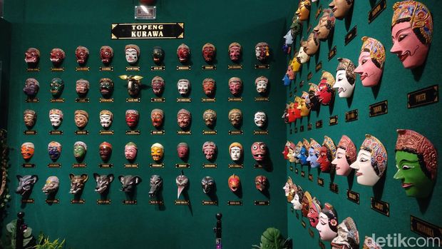 Museum Ganesya Malang dan koleksi bersejarah di dalamnya.