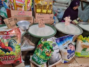 Bulog Siapkan 300 Ton Beras Subsidi yang Disalurkan ke Ngawi-Madiun Raya Bulog Siapkan 300 Ton Beras Subsidi yang Disalurkan ke Ngawi-Madiun Raya