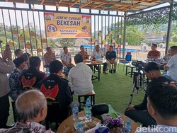 Warga Samarinda Curhat ke Polisi soal Pelayanan Pelabuhan-Kelangkaan BBM