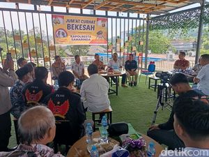 Warga Samarinda Curhat ke Polisi soal Pelayanan Pelabuhan-Kelangkaan BBM Warga Samarinda Curhat ke Polisi soal Pelayanan Pelabuhan-Kelangkaan BBM