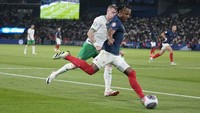 Kemenangan membuat Prancis masih sempurna di Grup B Kualifikasi Piala Eropa 2024. Mbappe dkk mengumpulkan 15 poin dari 5 laga, dan sementara mengungguli Belanda, yang berada di posisi dua dengan 6 poin.  
