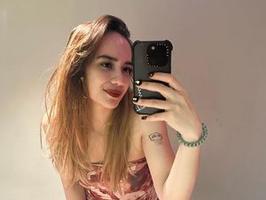 Gaya Putri Anne Jadi Sorotan gegara Tato di Lengan Usai Putuskan Lepas Hijab