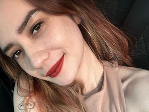 Putri Anne Tampil Seksi di Pemotretan Terbaru, Pamer Tato di Dada Putri Anne Tampil Seksi di Pemotretan Terbaru, Pamer Tato di Dada