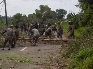 Komnas HAM: Ada Indikasi Kuat Pelanggaran HAM di Konflik Rempang Komnas HAM: Ada Indikasi Kuat Pelanggaran HAM di Konflik Rempang