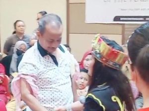 Terkena Stroke, Bupati Palas Nonaktif TSO Berobat ke Ida Dayak Terkena Stroke, Bupati Palas Nonaktif TSO Berobat ke Ida Dayak