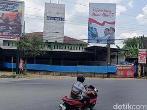 Muncul Baliho Prabowo-Gibran Kepriwe Kang Maen Mbok? di Purwokerto Muncul Baliho Prabowo-Gibran Kepriwe Kang Maen Mbok? di Purwokerto